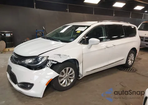 2019 Chrysler Pacifica Touring L from USA, damaged, VIN 2C4RC1BG2KR577524